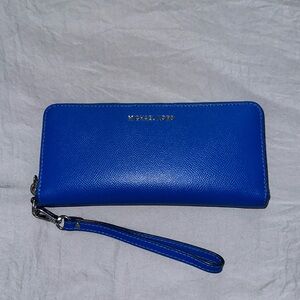 Michael Kors jet set wallet